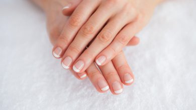 Evde manikür nasıl yapılır ojenize top coat uygulayın!